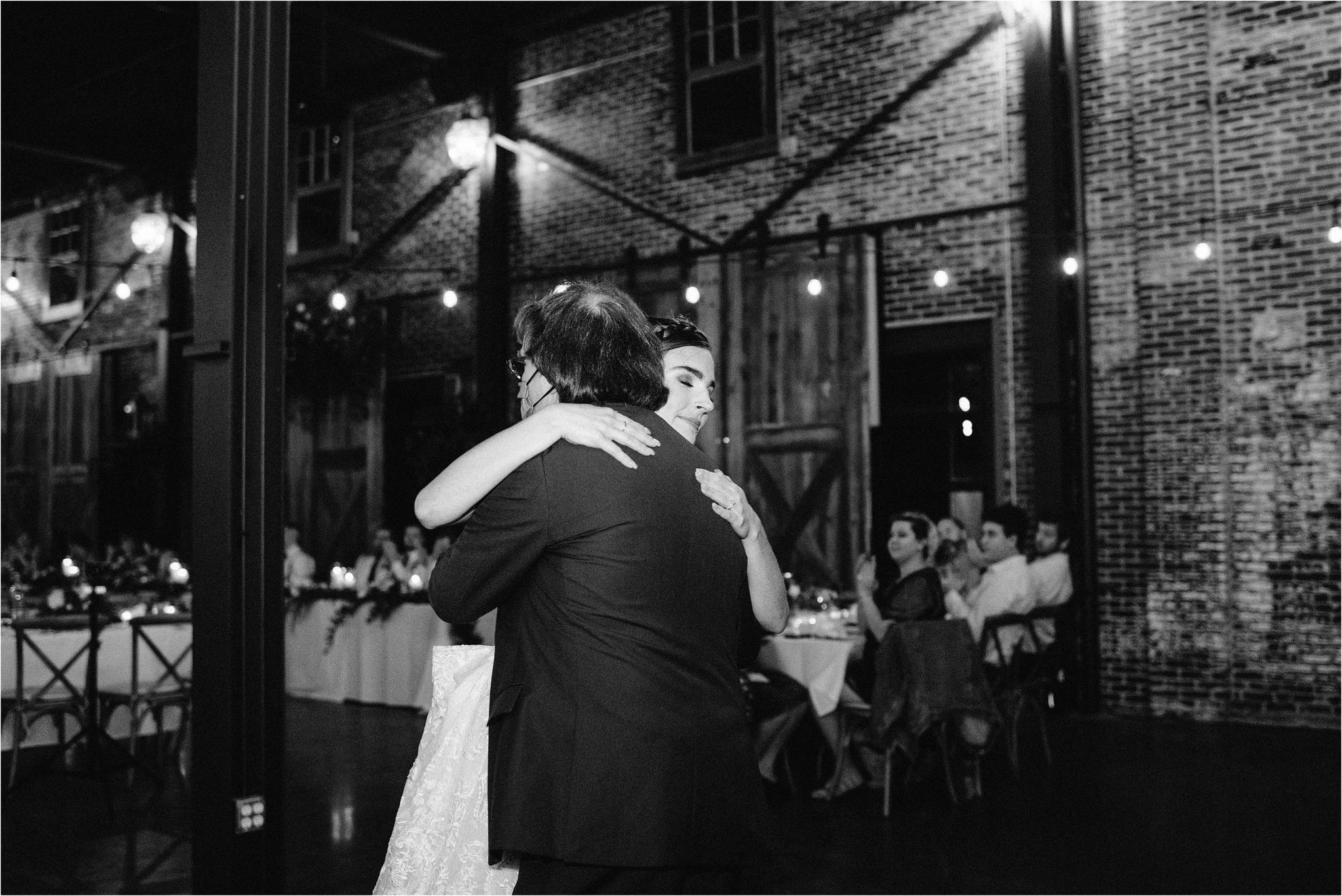 The River Center Des Moines Wedding Photos Nick The River Center Des Moines Wedding Photos Nick